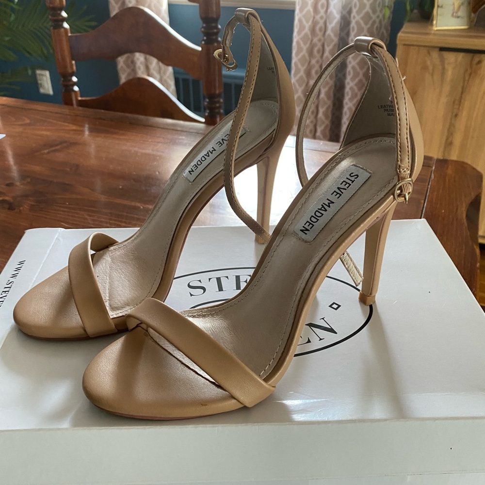 Steve Madden Stecy tan heels